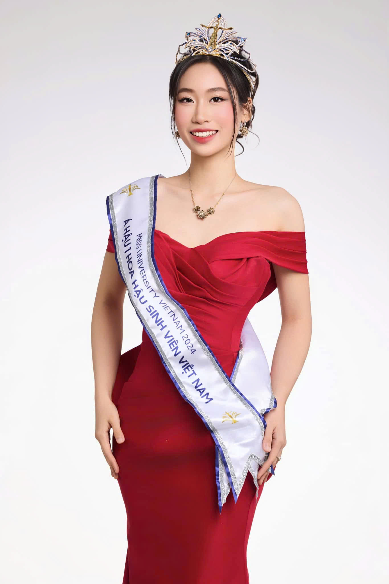 ĐINH NGÂN HÀ